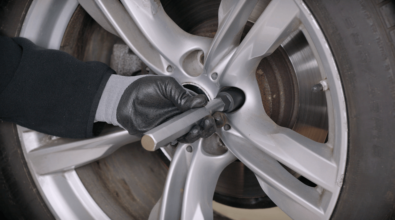 How to remove a locking wheel nut